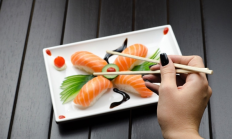 突发呕吐腹泻！60岁女子筷子5年不换胃里发现黄曲霉菌