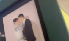 
        		女子结婚4年才发现婚纱照是陌生人 ！当事人：觉得占地方一直没打开过 ！	