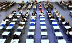 
        		防止内卷 广东严禁小学教辅材料进校园引热议：官方回应 !	