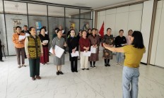枣庄市中:龙山路街道道南社区:“时光合唱团”唱响幸福夕阳红