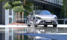 情绪价值满满!首批小米YU7正式交付:雷军再现“千亿CEO给我开门”